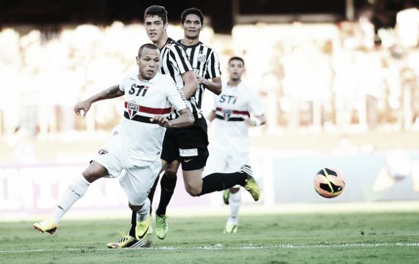 São Paulo recebe o Santos no Morumbi e busca primeira vitória em clássico na temporada