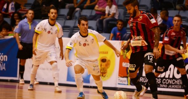 D-Link Zaragoza arrebata los tres puntos a Santiago Futsal en el último minuto