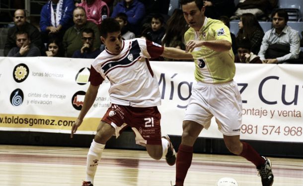 Santiago Futsal vence el duelo táctico ante H.Llevant Manacor
