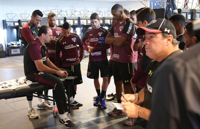 Rogério Ceni demonstra seu estilo como treinador: "Vivo intensamente o dia a dia"