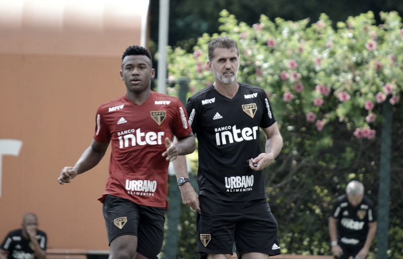 Precisando da vitória,
São Paulo enfrenta Red Bull Brasil pelo Campeonato Paulista Precisando da vitória,
São Paulo enfrenta Red Bull Brasil pelo Campeonato Paulista