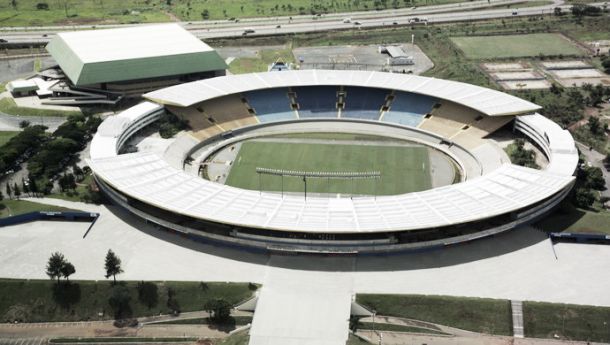 Sonhando com a liderança, Goiás recebe o Santos na volta ao Serra Dourada Sonhando com a liderança, Goiás recebe o Santos na volta ao Serra Dourada