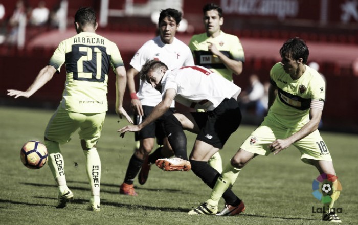 El Elche tira el partido y el Sevilla Atlético no falla