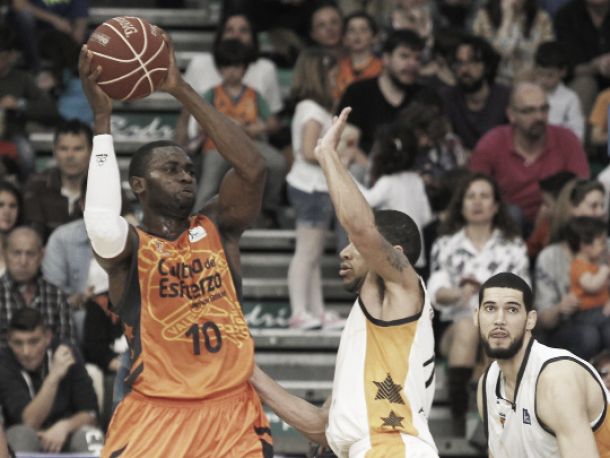 Valencia Basket vence por inercia
