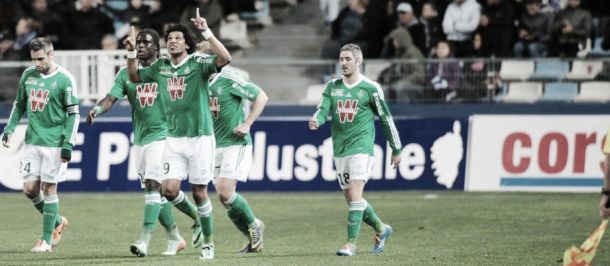 Saint-Étienne derrota Bastia e assume a terceira colocação da Ligue 1 de forma provisória Saint-Étienne derrota Bastia e assume a terceira colocação da Ligue 1 de forma provisória