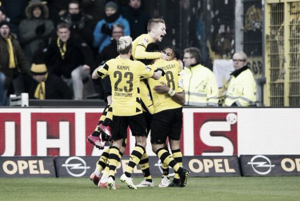 Dortmund vence Freiburg sem dificuldades e deixa a lanterna da Bundesliga