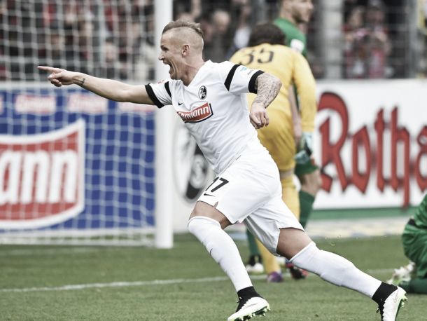 SC Freiburg 2-0 FC Augsburg: Petersen and Schmid send Freiburg out of the relegation zone