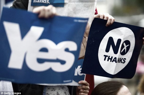 Thousands of Scots storm streets in last ditch referendum protest