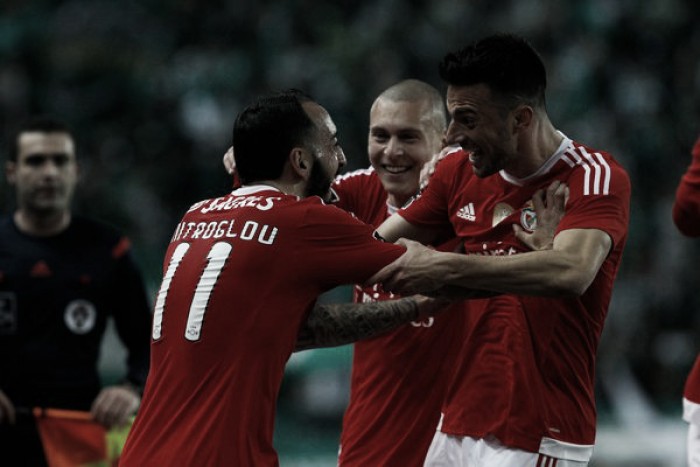 Benfica vence Sporting em pleno Alvalade e rouba liderança do rival