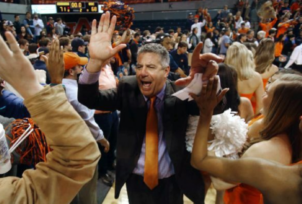 Auburn Tigers Hold Off South Carolina Gamecocks 71-68