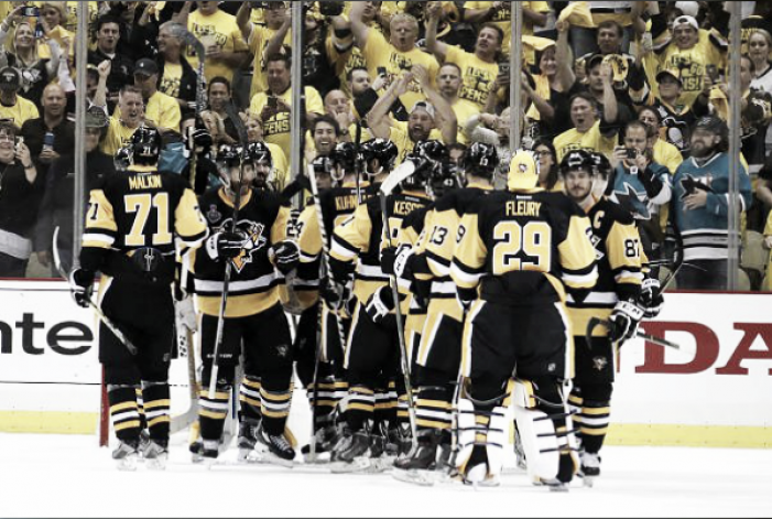 Pittsburgh Penguins hold off San Jose Sharks to take Game One of the