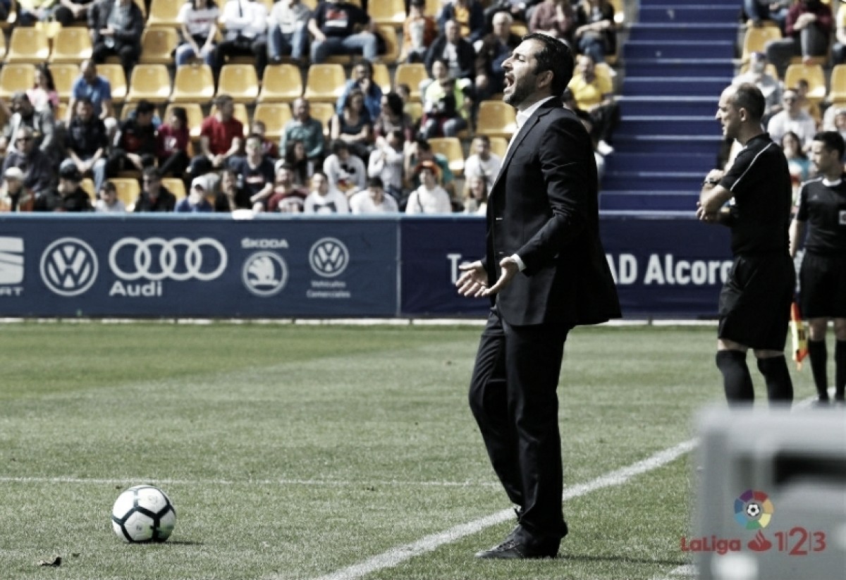 Diego Martínez dirige a un Osasuna con aspiraciones de volver a Primera