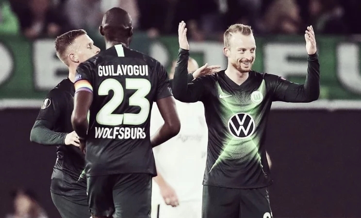 Com uma primeira etapa intensa, Wolfsburg bate Oleksandria e faz estreia tranquila na UEL