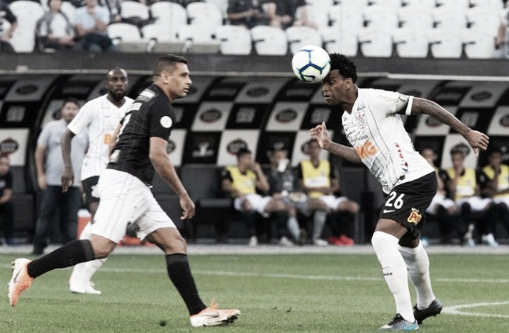 Pressionado, Botafogo recebe Corinthians tentando se afastar do Z-4