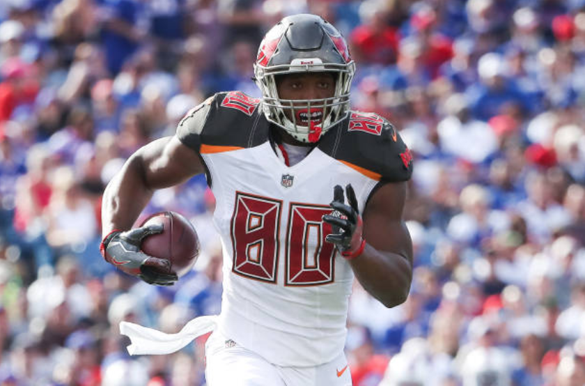 Buccaneers exercise fifth-year option on tight end O.J. Howard's contract