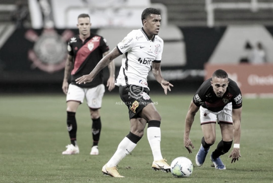 Em jogo de nível raso, Corinthians e Atlético-GO empatam sem gols e permanecem próximos à degola Em jogo de nível raso, Corinthians e Atlético-GO empatam sem gols e permanecem próximos à degola