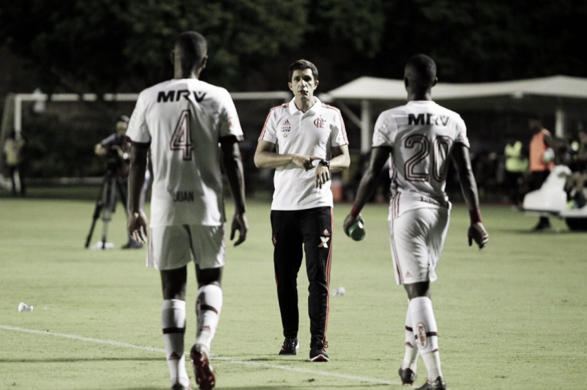 Maurício Barbieri enfatiza uso de árbitro de vídeo após polêmicas em empate do Flamengo Maurício Barbieri enfatiza uso de árbitro de vídeo após polêmicas em empate do Flamengo