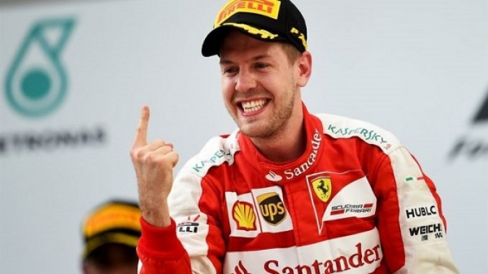 Formula 1 - Super Vettel, pole a Singapore. Verstappen secondo, Hamilton in difficoltà