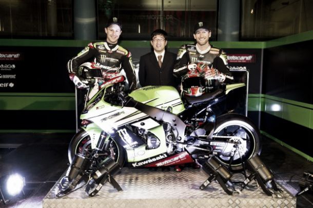 Superbike, presentato a Barcellona il Kawasaki Racing Team 2015