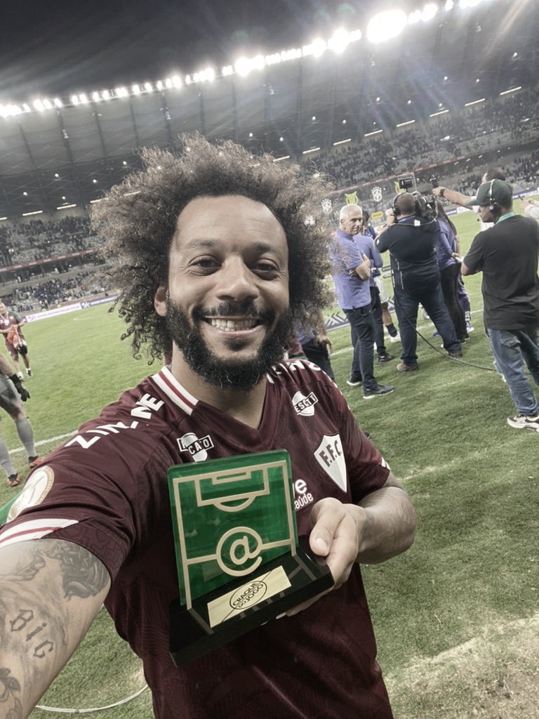 Marcelo, eleito craque do jogo, dedica prêmio a Alexsander