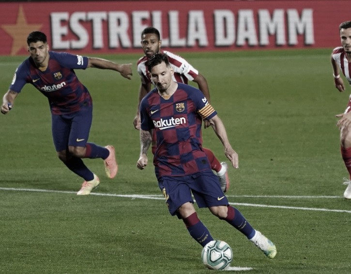 Gol 700 de Messi, pênaltis e polêmica: Barcelona e
Atlético de Madrid empatam em jogo emocionante Gol 700 de Messi, pênaltis e polêmica: Barcelona e
Atlético de Madrid empatam em jogo emocionante