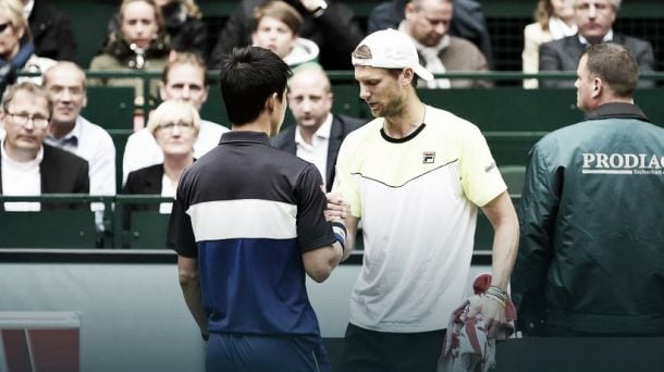 Seppi encadena otra retirada y se cita con Federer en la final