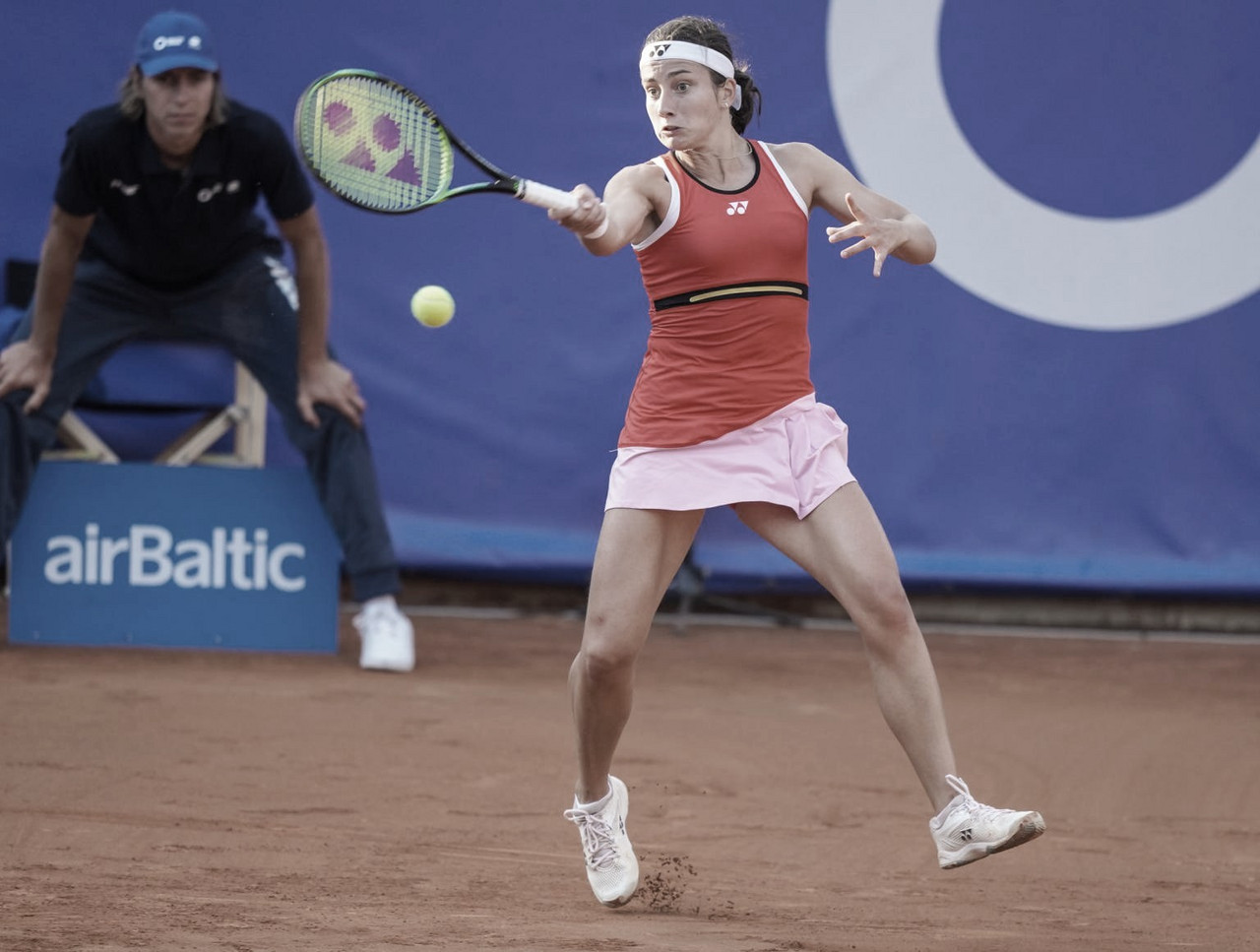 Sevastova tem dificuldades, mas confirma favoritismo contra Jakupovic e avança em Jurmala