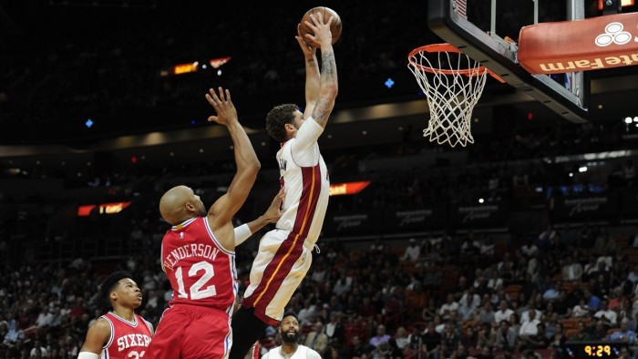 NBA - I Miami Heat stracciano i 76ers; i Mavs rimontano, ma nel finale prevale Atlanta