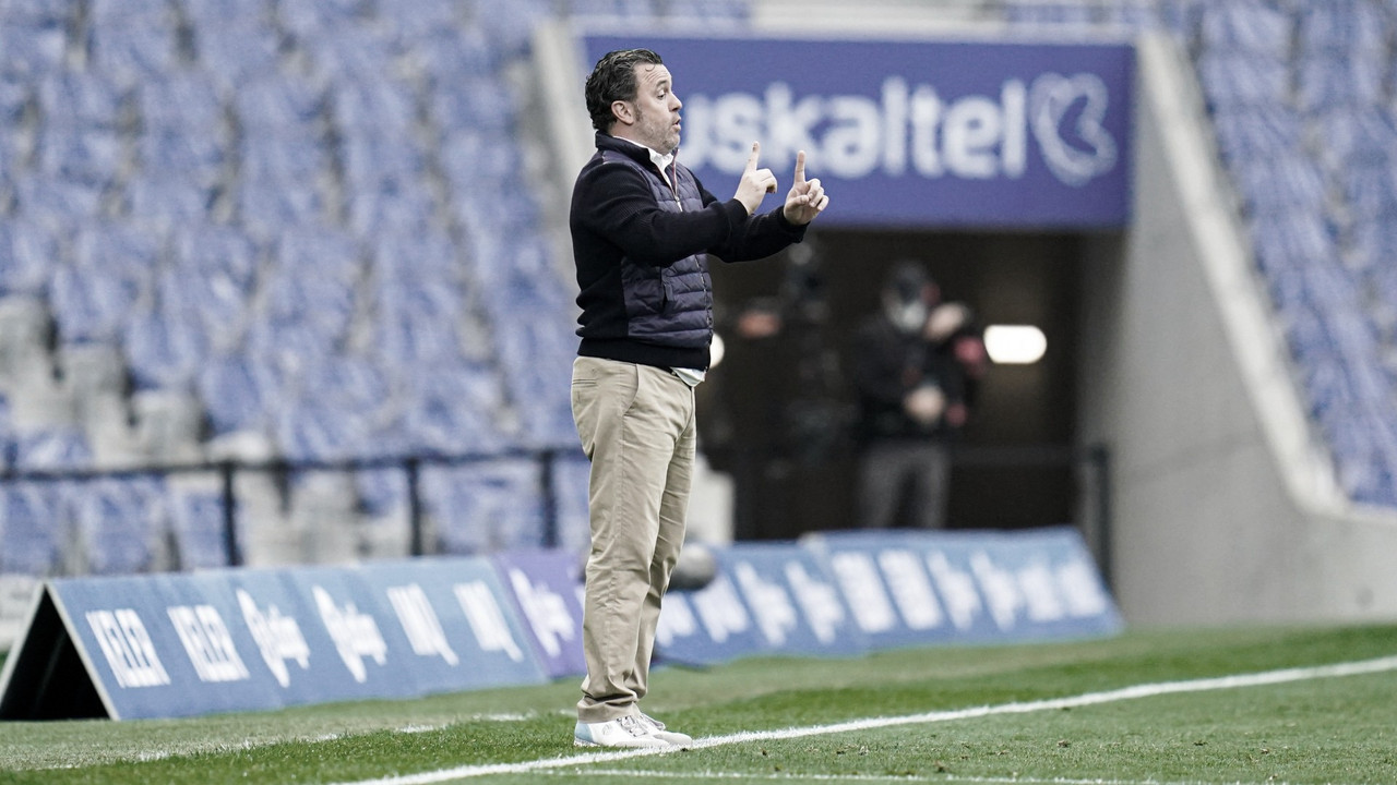 Sergio
González: “No hemos estado a la altura del escudo” Sergio
González: “No hemos estado a la altura del escudo”