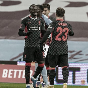 Una ráfaga del Liverpool deja afuera al Aston Villa de la FA Cup Una ráfaga del Liverpool deja afuera al Aston Villa de la FA Cup