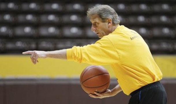 Wyoming Cowboys Extend Contract Of Coach Larry Shyatt