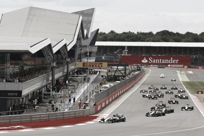 Live GP Silverstone in F1: trionfa Hamilton, Rosberg sotto investigazione. Ferrari indietro