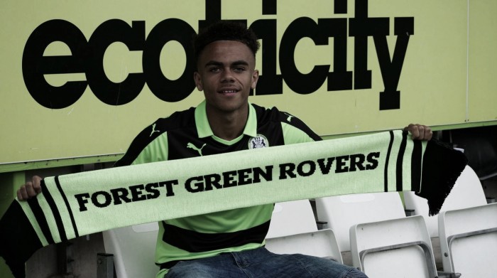 El Forest Green Rovers ficha a Jordan Simpson