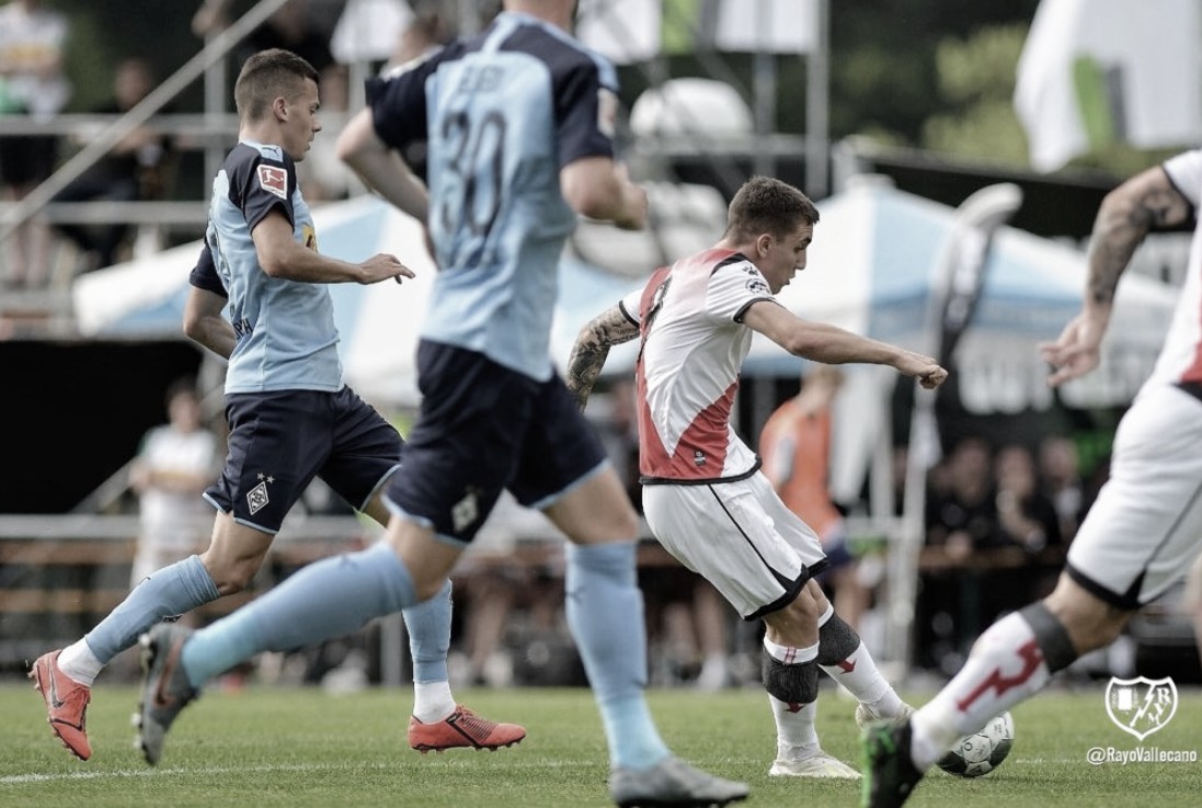 La afición rayista puso rumbo a Austria La afición rayista puso rumbo a Austria