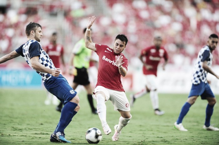 Técnico China e goleiro Fábio exaltam empate do São José diante do Internacional