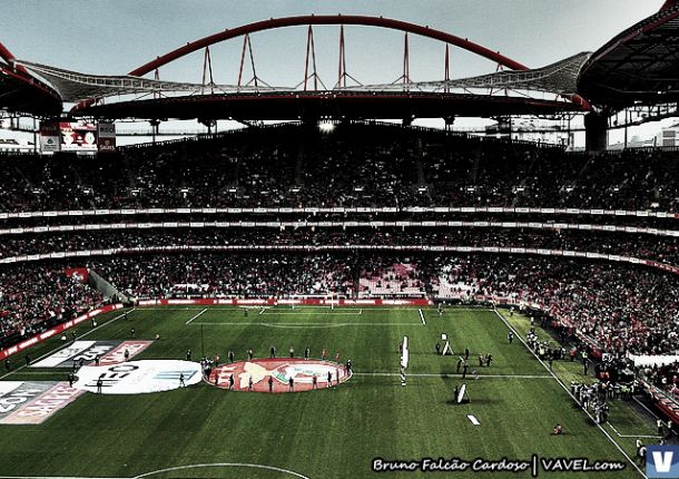 Benfica x Sporting adiado devido a danos na cobertura da Luz Benfica x Sporting adiado devido a danos na cobertura da Luz