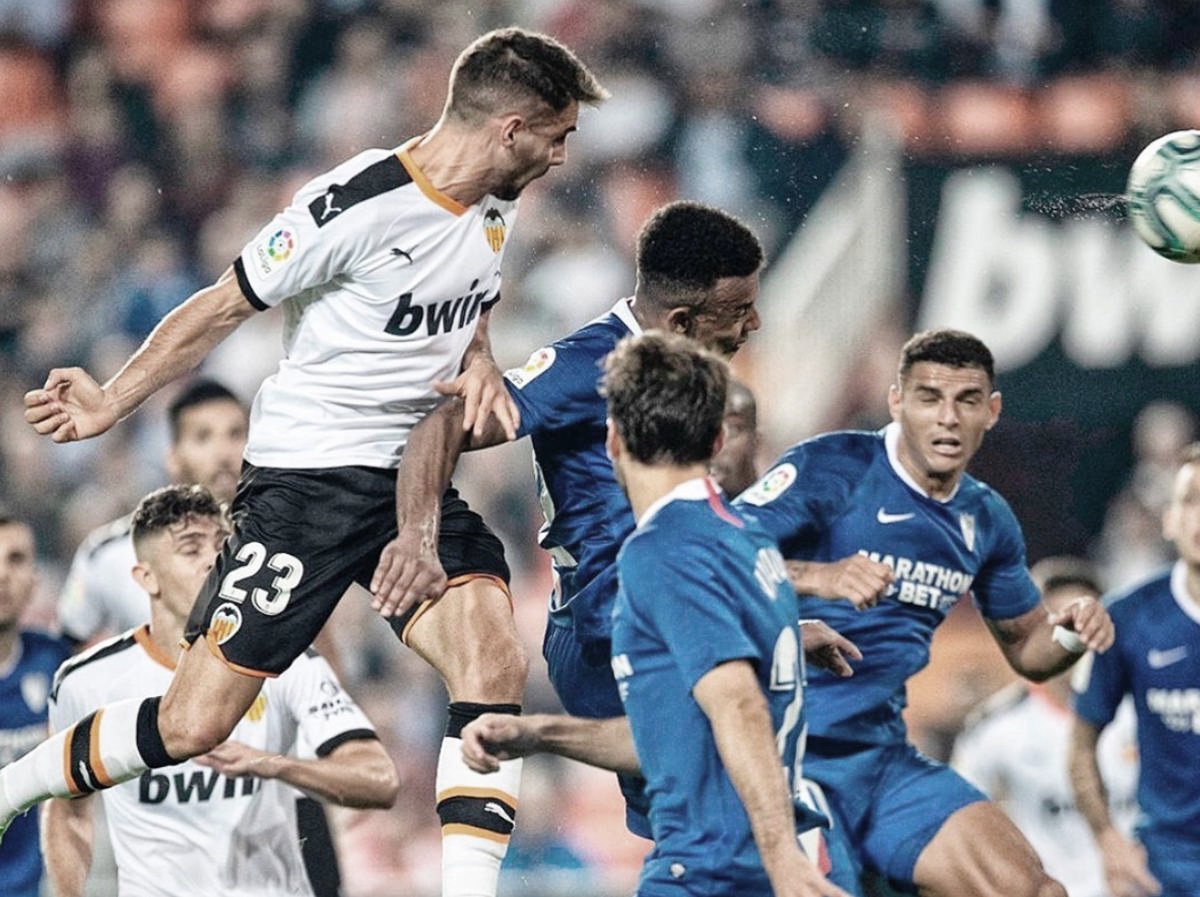 Cara a cara: Sevilla - Valencia, un trámite necesario Cara a cara: Sevilla - Valencia, un trámite necesario