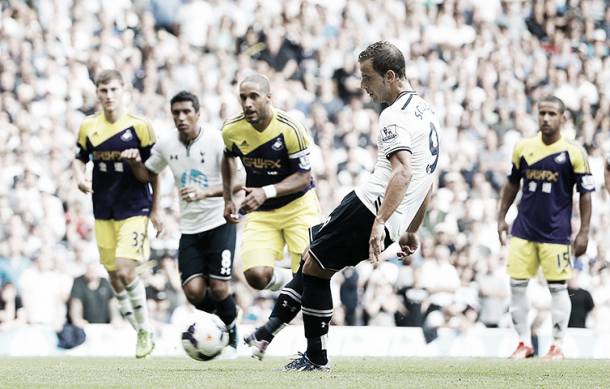 Soldado vuelve a dar de penalti la victoria al Tottenham