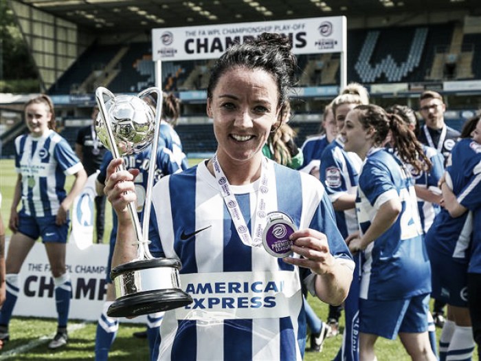 Reading Women sign Irish international Sophie Perry