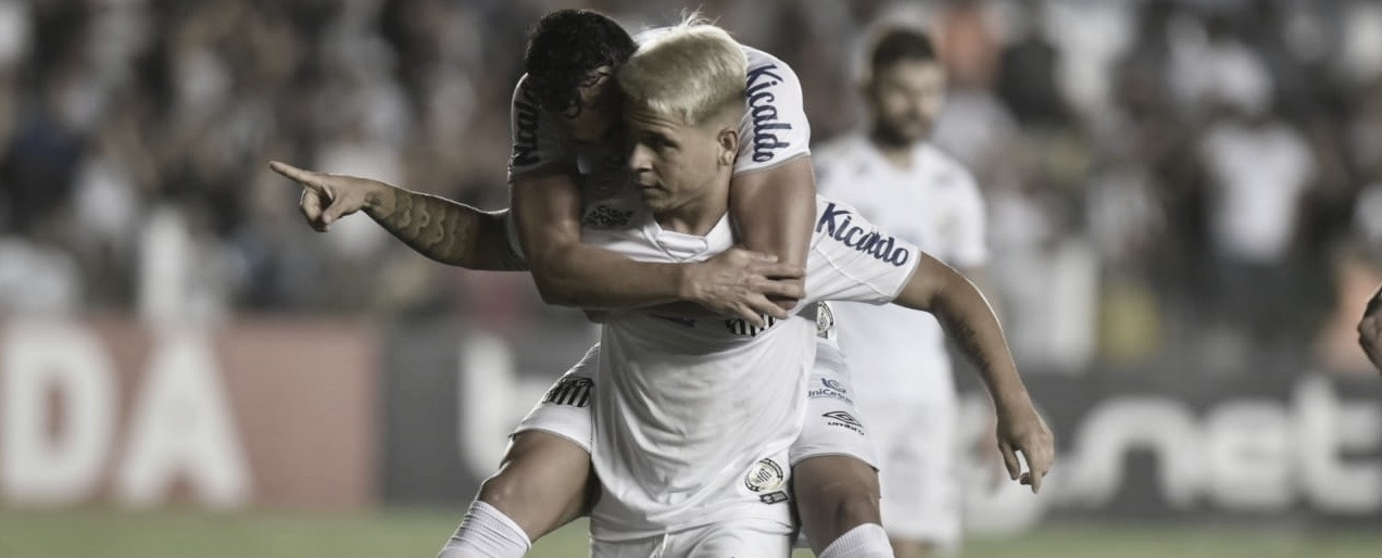 Com dois de Soteldo, Santos goleia e empurra Botafogo para perto do Z-4
