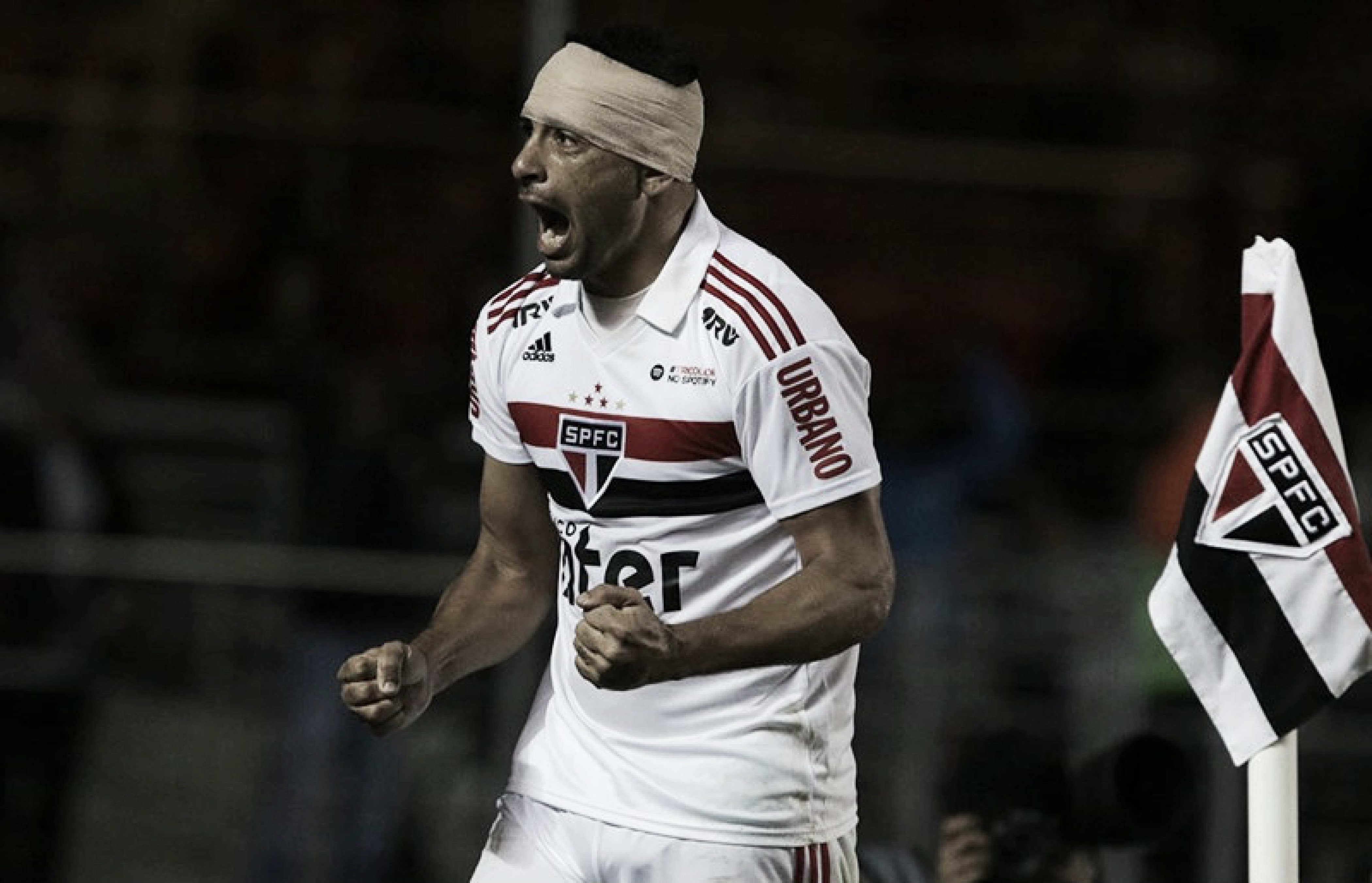 Diego Souza marca, São Paulo vence Bahia e volta à liderança do Brasileirão Diego Souza marca, São Paulo vence Bahia e volta à liderança do Brasileirão