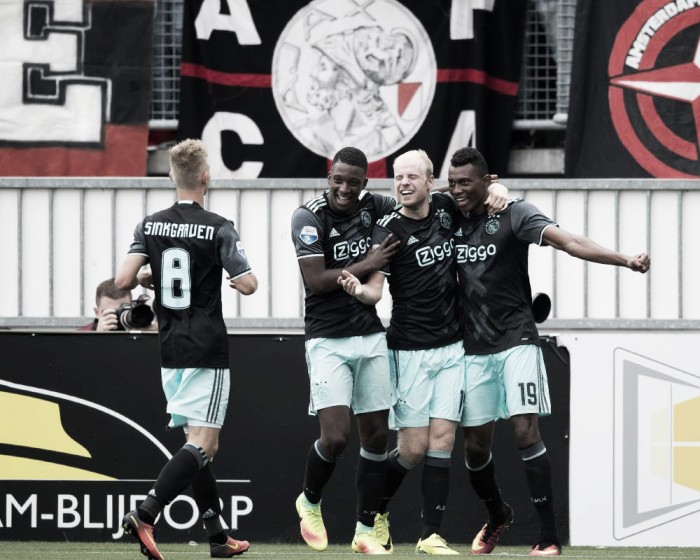 El Ajax comienza la temporada ganando, aunque sin convencer