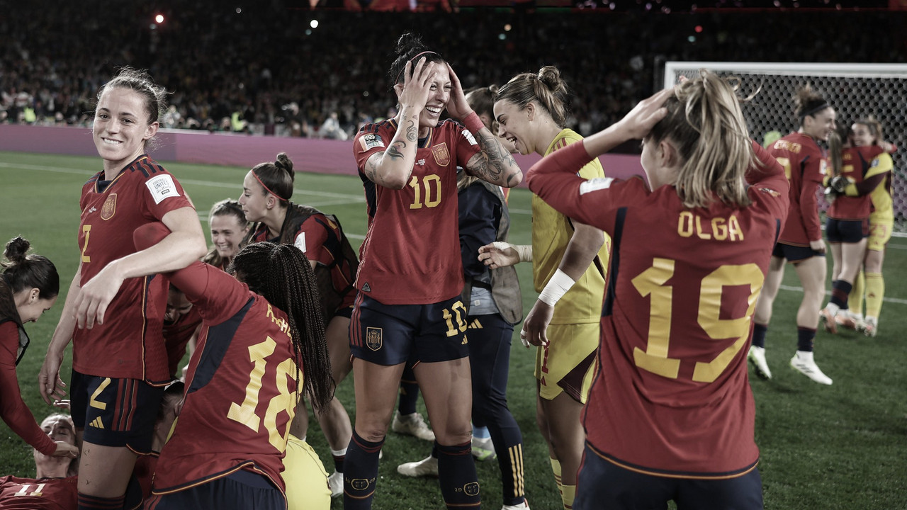 Em meio a crise, seleção feminina da Espanha vence Suécia na