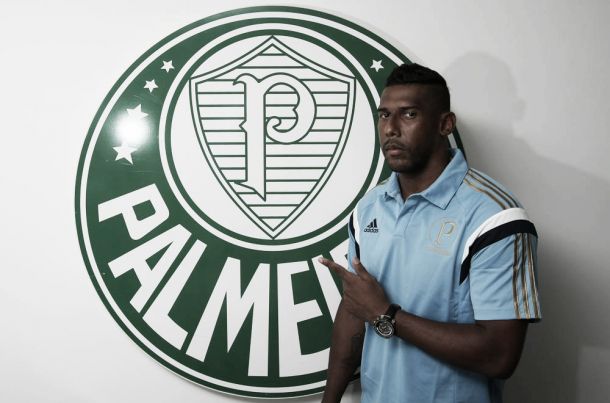 Palmeiras acerta contratação do goleiro Aranha por um ano