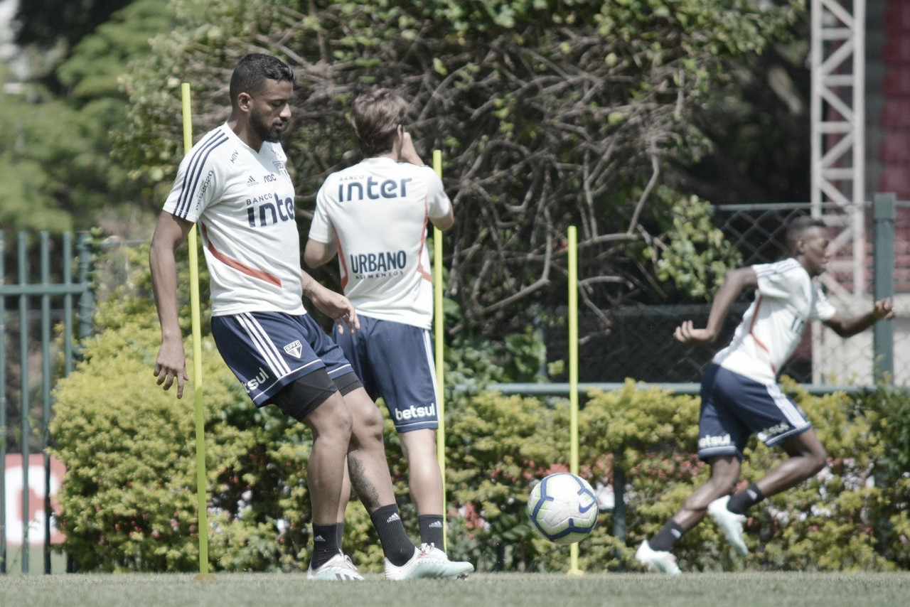 São Paulo recebe Atlético-MG visando se firmar no G-4 São Paulo recebe Atlético-MG visando se firmar no G-4