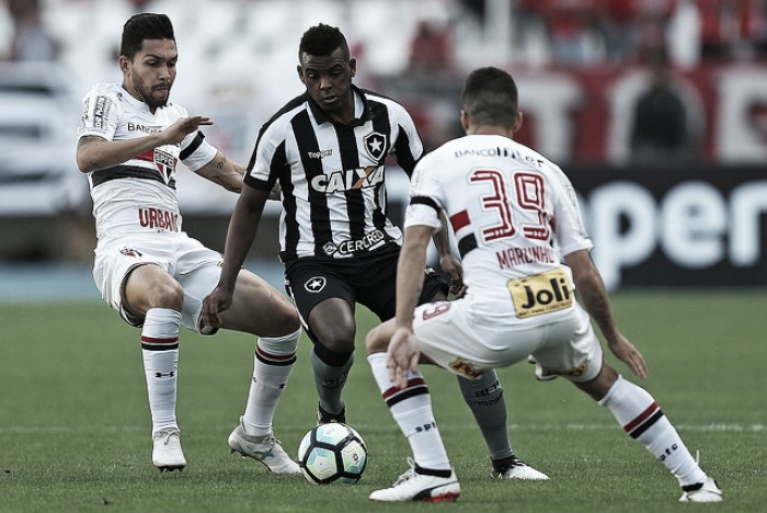 Desfalcado, São Paulo recebe o Botafogo em duelo direto pelo G-7 do Brasileirão