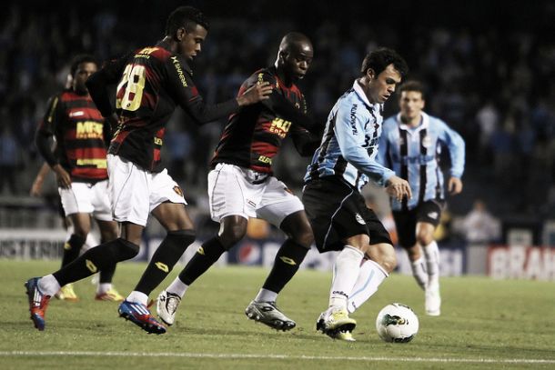 Buscando reabilitação, Sport enfrenta o Grêmio na Ilha do Retiro Buscando reabilitação, Sport enfrenta o Grêmio na Ilha do Retiro