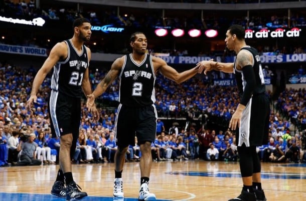 NBA: altra vittoria al fotofinish per gli Spurs, abbattuti anche i Mavs