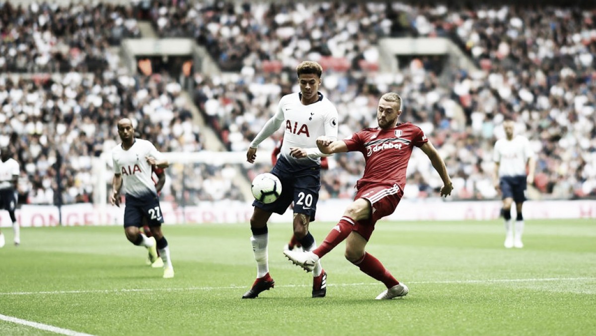 Lucas faz golaço, Kane quebra tabu de agosto e Tottenham vence Fulham em Wembley