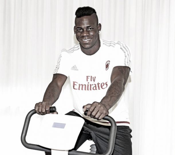 Balotelli completes return to AC Milan on season-long loan deal